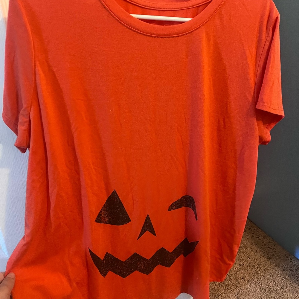 Maternity jack-o’-lantern top! 🎃